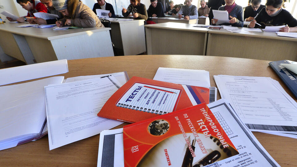В каждом регионе РФ будет вуз, проводящий экзамен по русскому языку