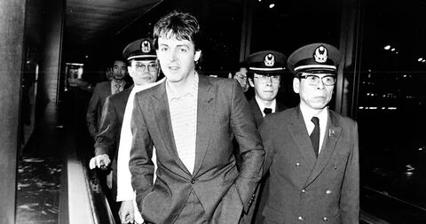 Как Пол Маккартни  удивил всех, выпустив Wings band on the run,jack daniel,rock-Музыка,даниэл лэйн (denny laine),джерри рид (jerry reed),джон маккартни,джордж харрисон (george harrison),йоко истман (eastmanа),линда истман (linda eastman),мик джаггер (mick jagger),морган невилл (morgan neville),Пол Маккартни,самолет lz auronautical industries go,тюрьма,япония