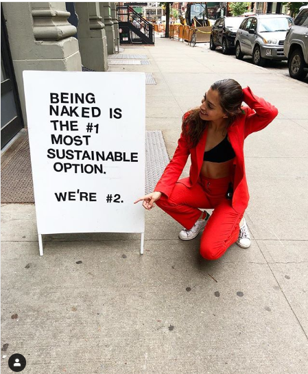 Девушка два месяца носила один костюм интересное,одежда,шоппинг