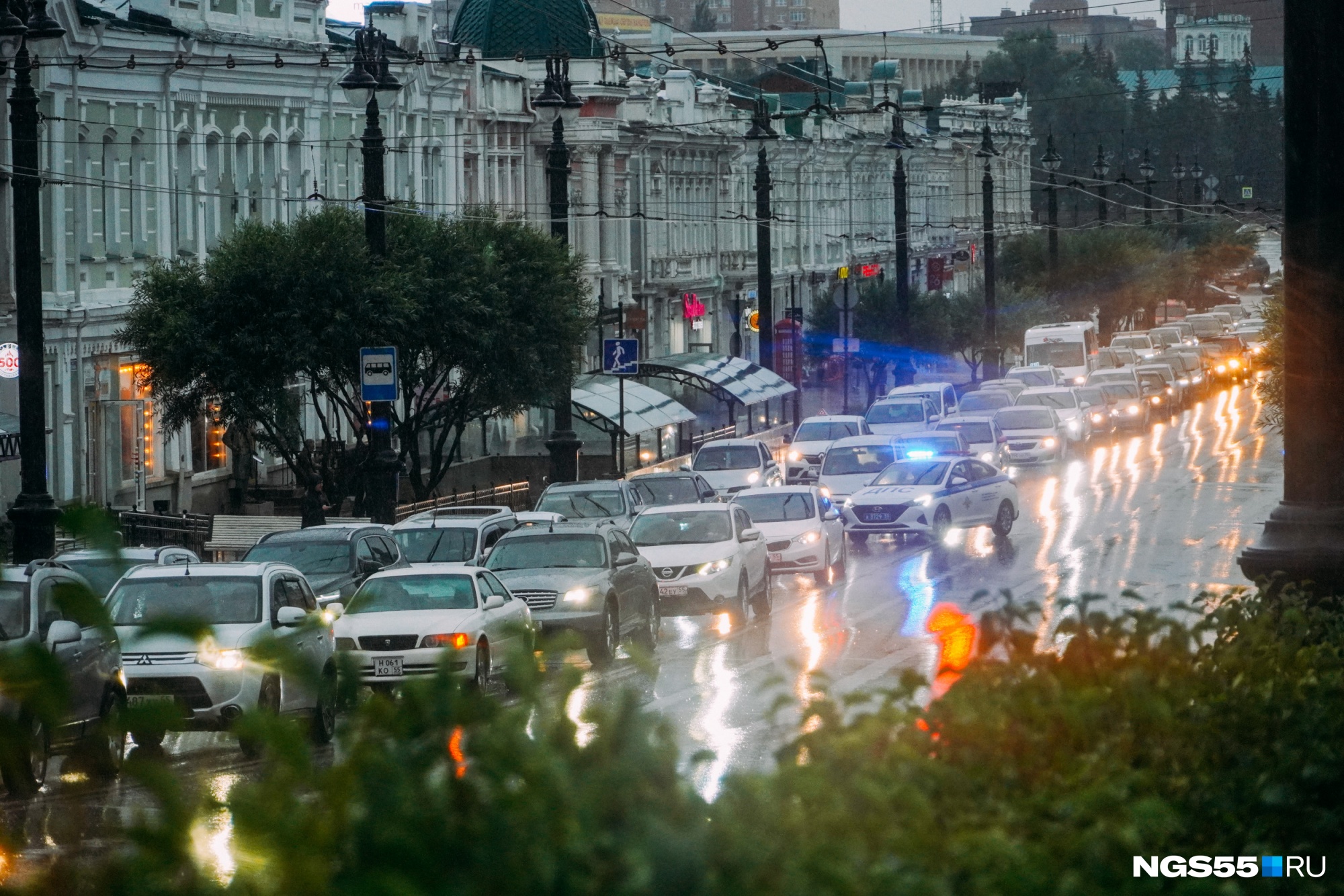 Дождь в омске. Ливень. Ливень фото. Дождь на улице.