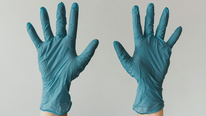 В России введут обязательную маркировку медицинских перчаток