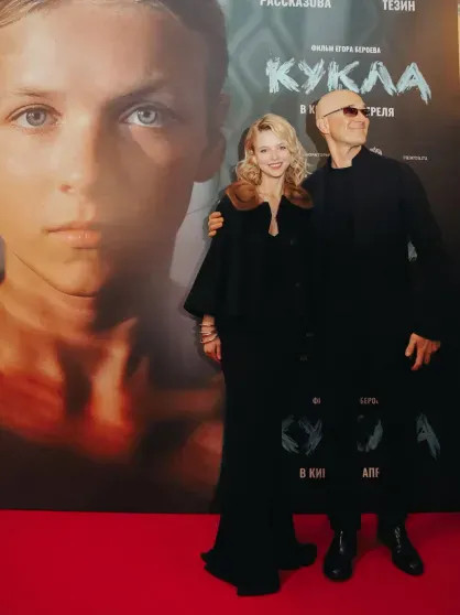 48-летний Егор Бероев впервые вышел на красную дорожку с 21-летней женой ПанкратоваАнна, Панкратова, Бероев, БероевАнна, женой, Егора, Бероева, расставания, этого, начале, АлфёроваВ, Ксения, мужЕгор, Москве, инициатором, женился, отметила, также, хронологией, поспорила