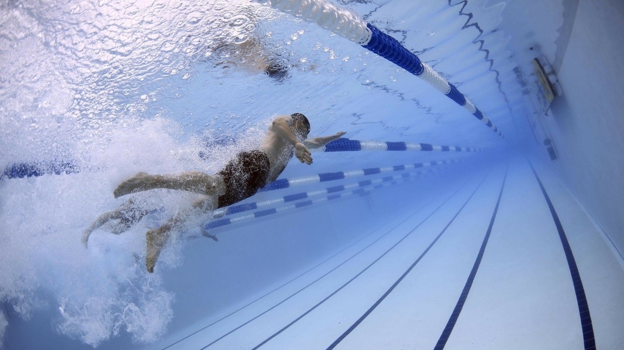 Рылов принес России олимпийскую золотую медаль в плавании на 100 метров на спине
