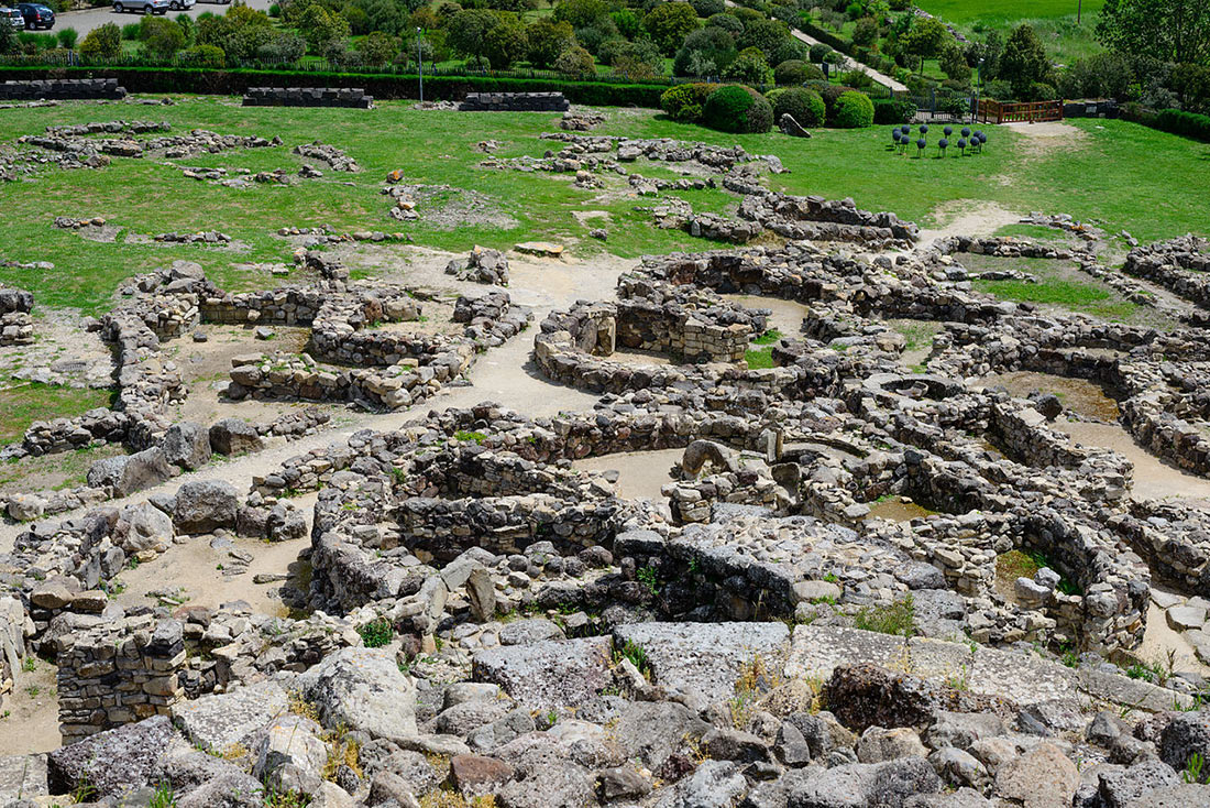 Су-Нуракси-ди-Барумини: монументальная башня древней цивилизации на территории итальянской Сардинии авиатур,автотуризм,велотуризм,виза,гид,города,заграница,Италия,мир,отдых,отпуск,поездка,путешествие,самостоятельные путешествия,страны,тур,туризм,турист,экология,экскурсионный тур