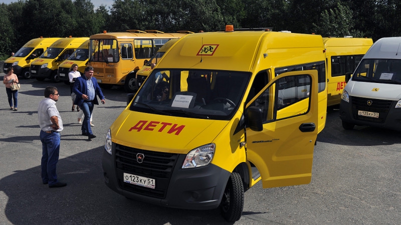 На новые школьные автобусы в России выделят по 10 млрд рублей ежегодно