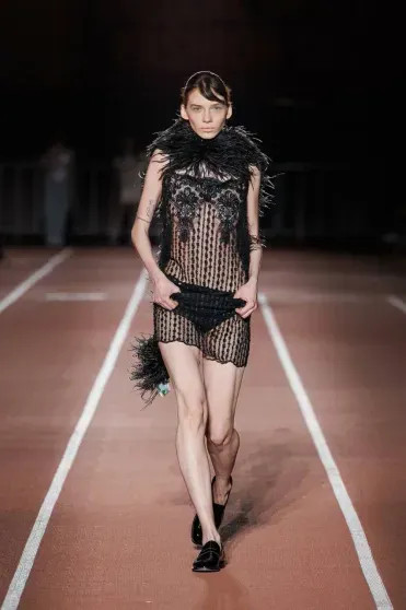 Анастасия Решетова (с новой стрижкой), Елена Перминова, Карина Истомина, Катя IOWA посетили показ 