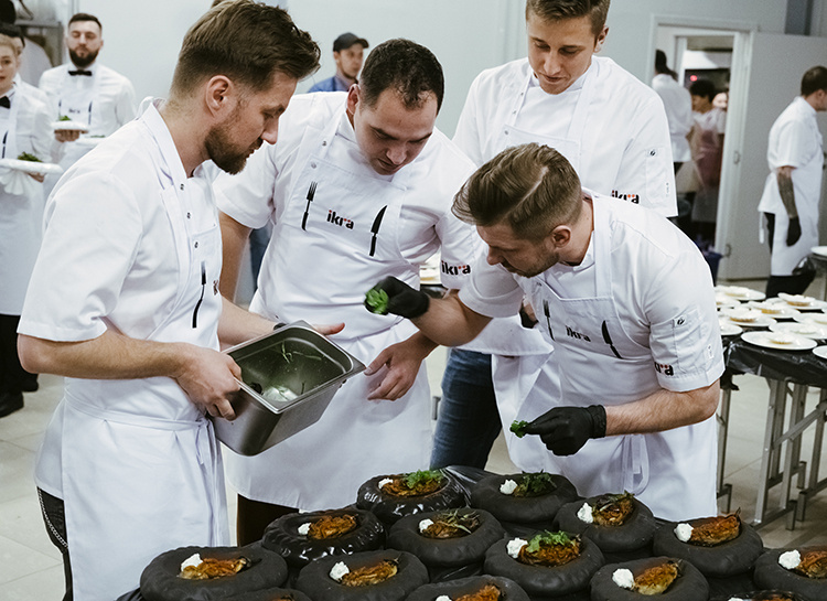 Светлана Бондарчук, Ян Гэ, Александра Ревенко и другие на открытии гастрофестиваля IKRA Светлана Бондарчук, Ян Гэ, Александра Ревенко и другие на открытии гастрофестиваля IKRA Звезды / Новости о звездах