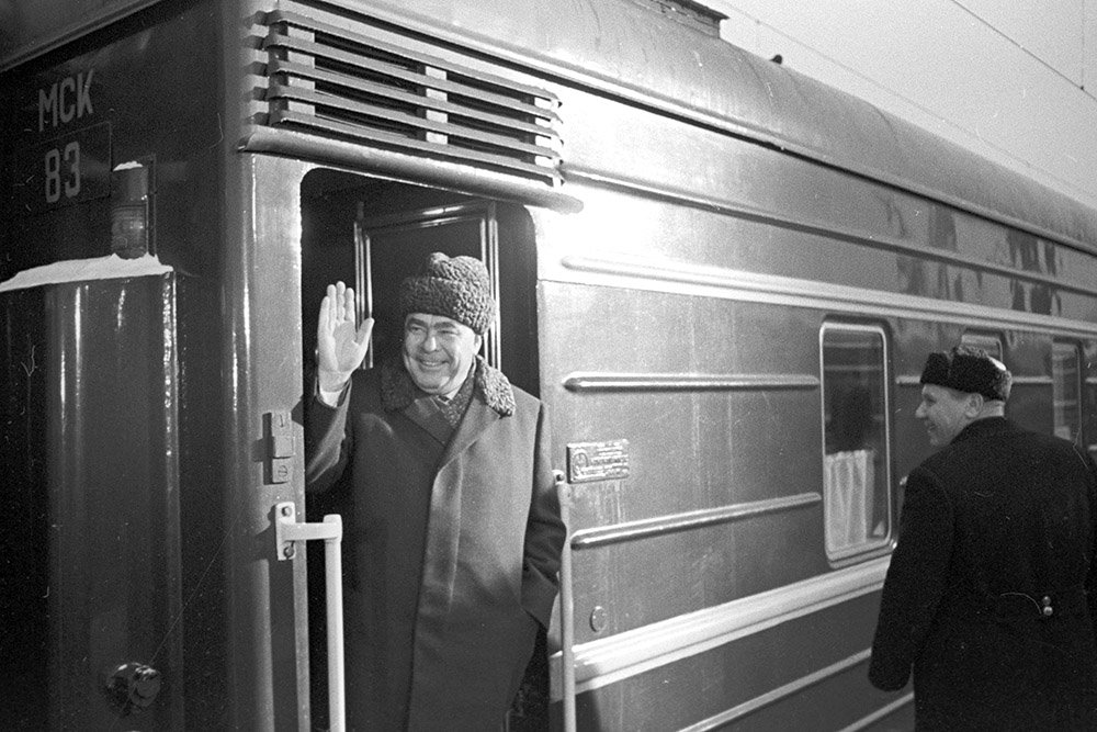 Первый секретарь ЦК КПСС Леонид Брежнев отправляется в командировку. 8 января 1966 год. Фото: РИА Новости