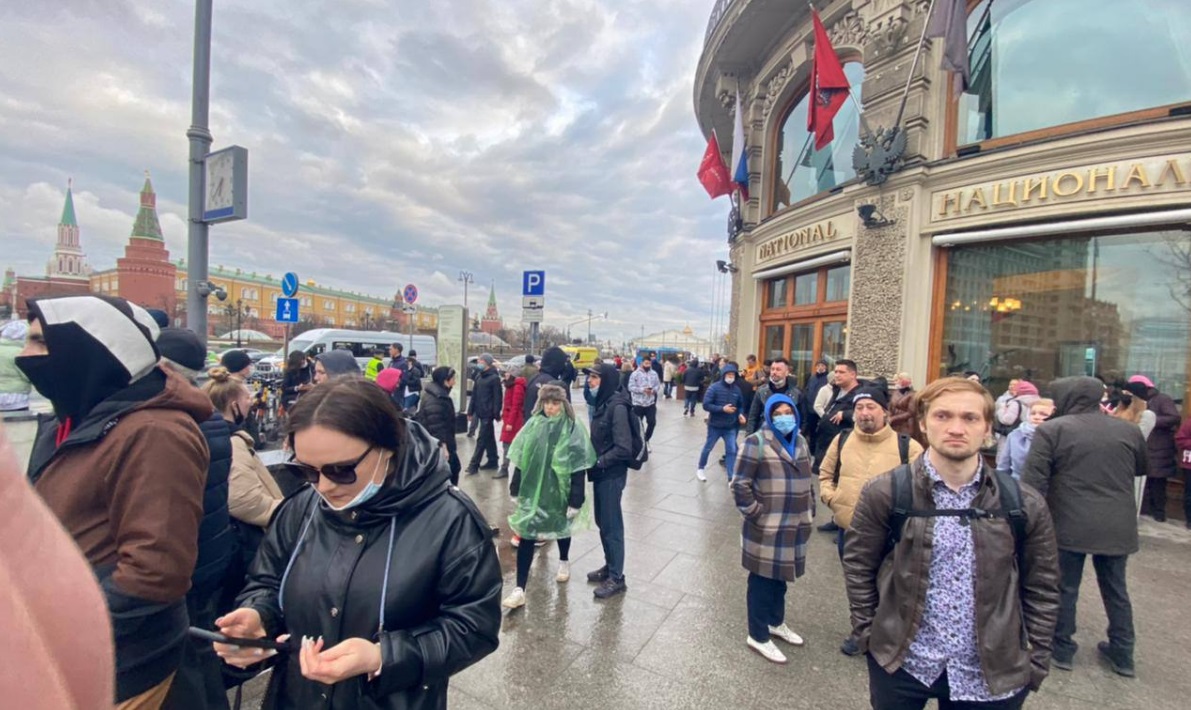 Отказался выйти. Митинги в России. Митинг против Навального. Карта Навального митинг. Самый большой митинг в России.