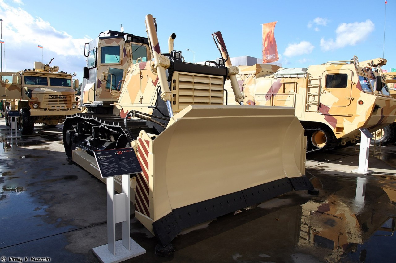 Челябинские трактора настолько суровы, что их переквалифицировали в сапёров Челябинские трактора настолько суровы, что их переквалифицировали в сапёров война и мир