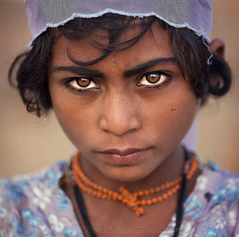 ulichnye-portrety-iz-Indii-fotograf-Magdalena-Bagryanov 19