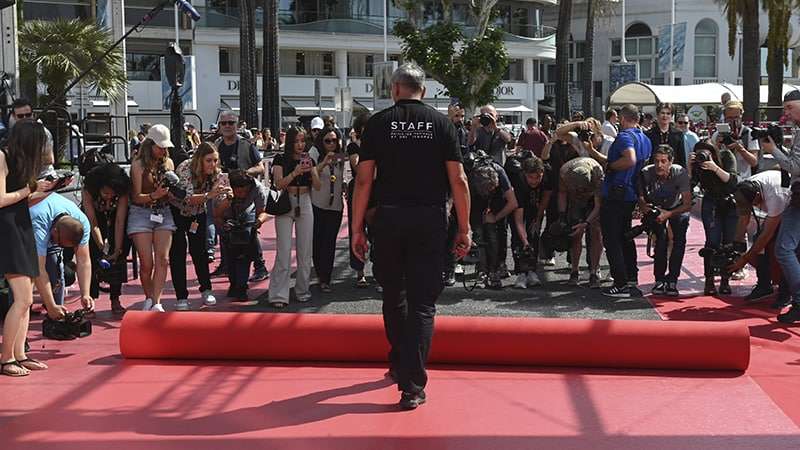 Украинские кинематографисты устроили в Каннах акцию протеста против спецоперации