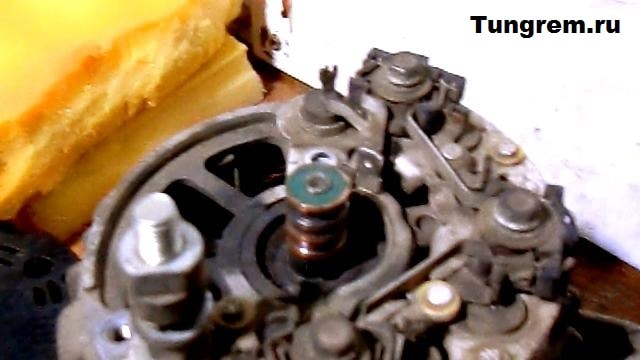 Не заряжается аккумулятор? стерлись кольца генератора Лада Калина