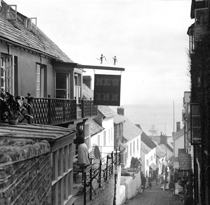 Улица в Кловелли, Девоншир, Англия ХХ век, винтаж, восстановленные фотографии, европа, кусочки истории, путешествия, старые снимки, фото