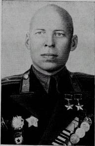 Тринадцатый советский ас. Дважды Герой Алелюхин отдал авиации полвека Тринадцатый советский ас. Дважды Герой Алелюхин отдал авиации полвека история