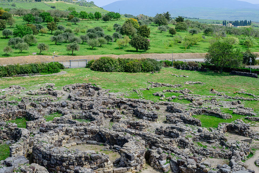 Су-Нуракси-ди-Барумини: монументальная башня древней цивилизации на территории итальянской Сардинии авиатур,автотуризм,велотуризм,виза,гид,города,заграница,Италия,мир,отдых,отпуск,поездка,путешествие,самостоятельные путешествия,страны,тур,туризм,турист,экология,экскурсионный тур