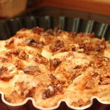 Домашний пирог с яблоками и грецкими орехами