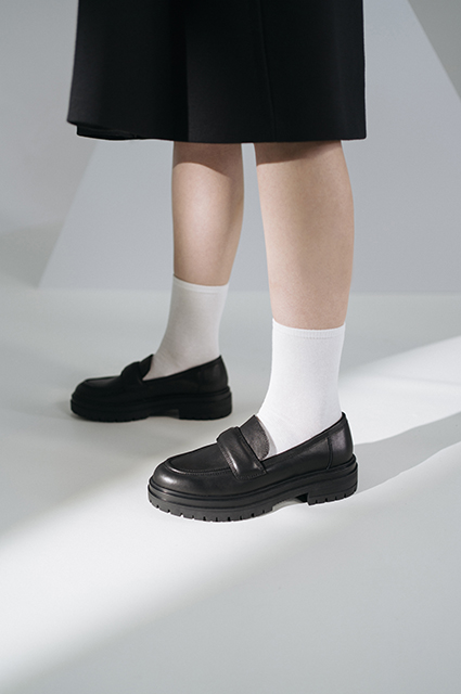 Съемка Эллен фон Унверт и бальные танцы: смотрим новые лукбуки обувных брендов Лукбук