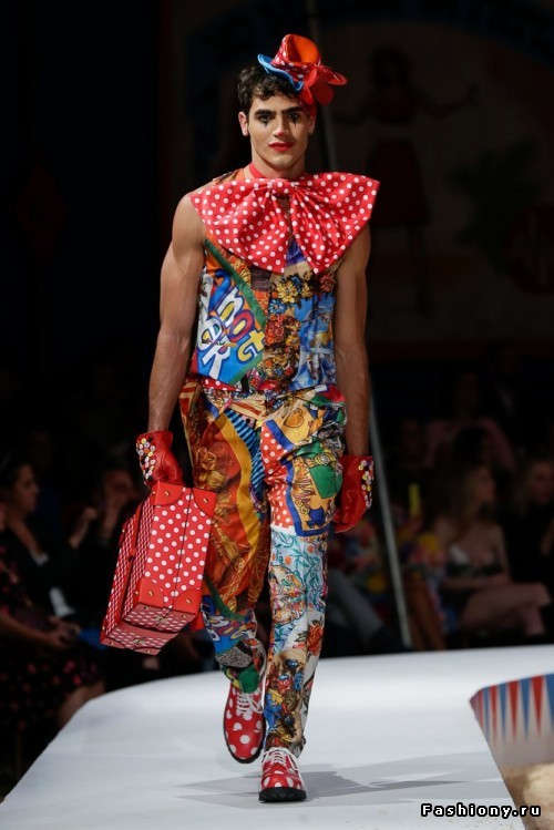Moschino Круизная коллекция 2019 Moschino Круизная коллекция 2019