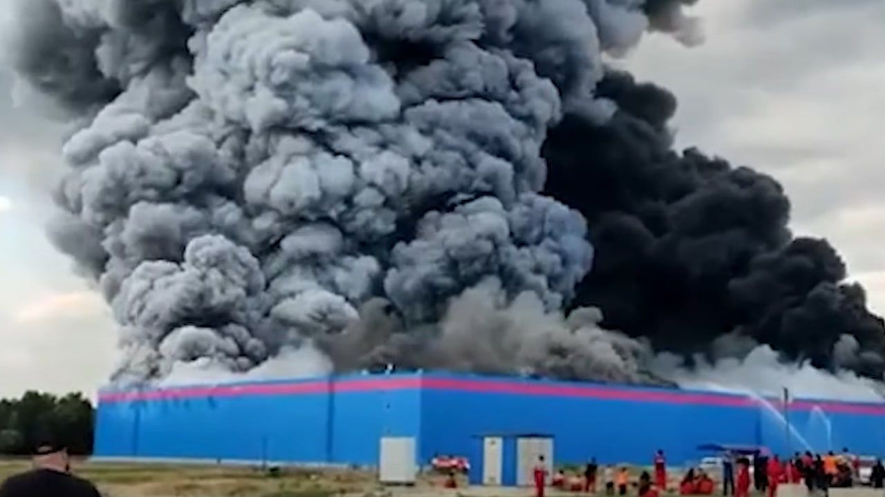 Эксперт Фонда Пожарной Безопасности допустил наличие горючих материалов на складе OZON
