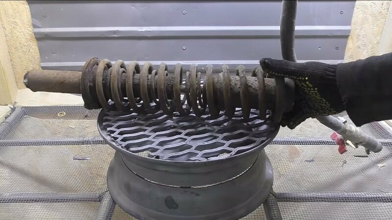 Мангал из автомобильных деталей Мангал из автомобильных деталей