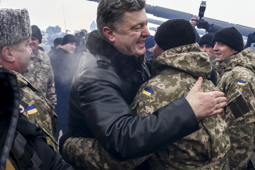 Порошенко теперь может применять армию в обход Конституции в любой точке Украины