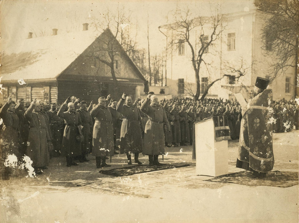 Подборка фото о бурлящей России: как это было в 1917 Война и мир