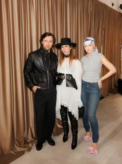 Ксения Собчак, жена главы Газпромбанка Даша Попова и Марика Абдразакова посетили показ Яны Расковаловой коллекции, Собчак, новой, Ксения, Марика, YanaПоказ, Абдразакова, Расковалова, Анастасия, Дарина, Попова, Ракель, Першкова, посетили, Расковаловой, послужили, творчество, Джоплин, Бурдена, звучание