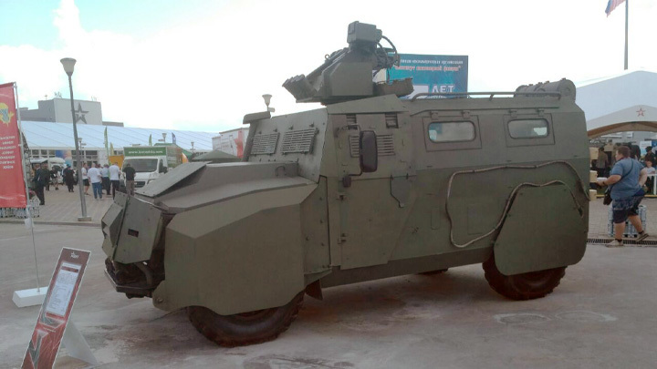 ИСПОВЕДЬ РУССКОЙ АРМИИ: ПО ВРАГУ УДАРЯТ "СТАЛЬНОЙ СТАРИК" И "БЕЗУМНЫЙ МАКС"