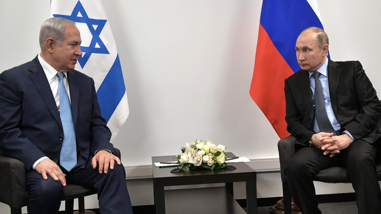 Биньямин Нетаньяху в телефонном разговоре с Владимиром Путиным предложил направить в Россию командующего израильскими ВВС для передачи информации по крушению Ил-20 (фото из архива)