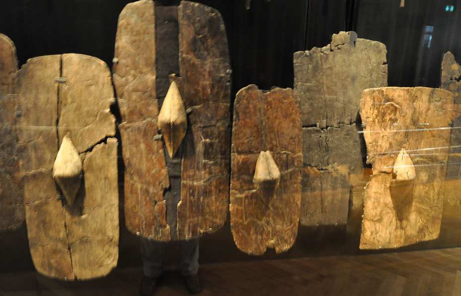 ​Деревянные щиты, найденные вместе с Хьортспрингской ладьёй. Исторический музей, Копенгаген - Германские войны: немирное сосуществование | Warspot.ru