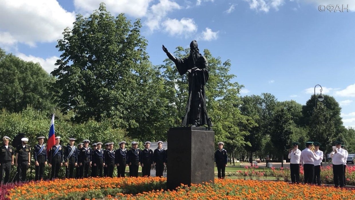 В пушкине открыли. Памятник героям первой мировой войны Пушкин. Памятник Пушкино 1 мировая война. Цар памятник военным. Памятники ВОВ В Пушкине СПБ.