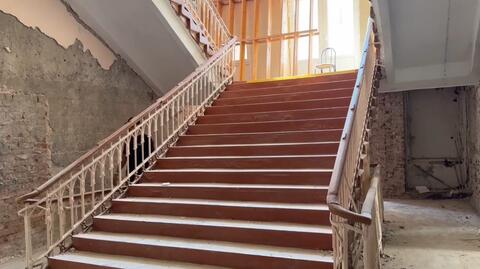 Историческая лестница и вековые двери: в Краснодаре ремонтируют объект культурного наследия