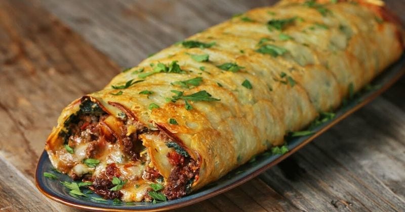 Необычный и вкусный рулет с мясом без теста