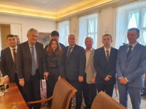 Президент Чехии обсудил с делегацией русинов автономию Западной Украины
