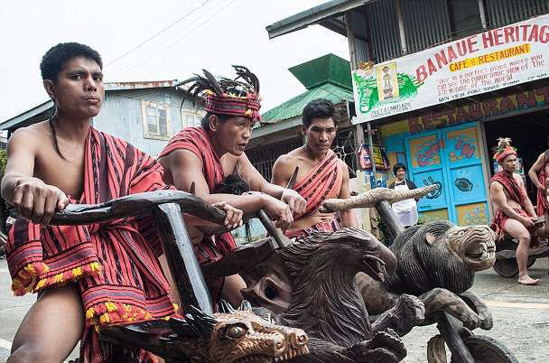 Племя аборигенов на Филиппинах делает деревянные мопеды. И они прекрасны! мото