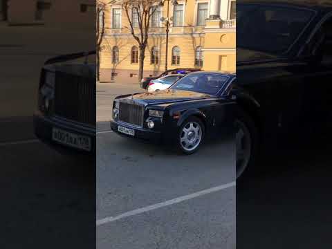 «Ваши документики! Ой, простите». В Петербурге полиция замахнулась на Rolls-Royce и не смогла авто и мото,автоновости,видео