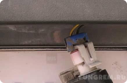 Меняем лампы подсветки номера Lada Kalina