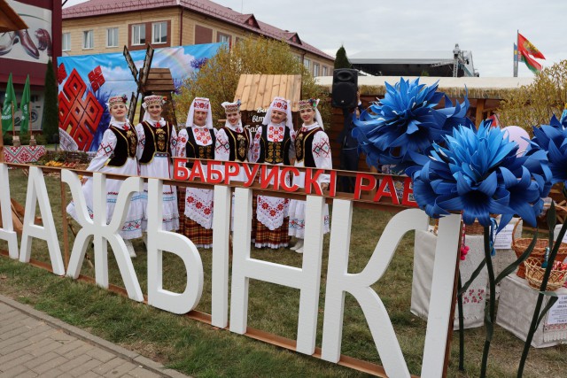 Областной фестиваль-ярмарка тружеников села ´Дожинки´ проходит в Славгороде.