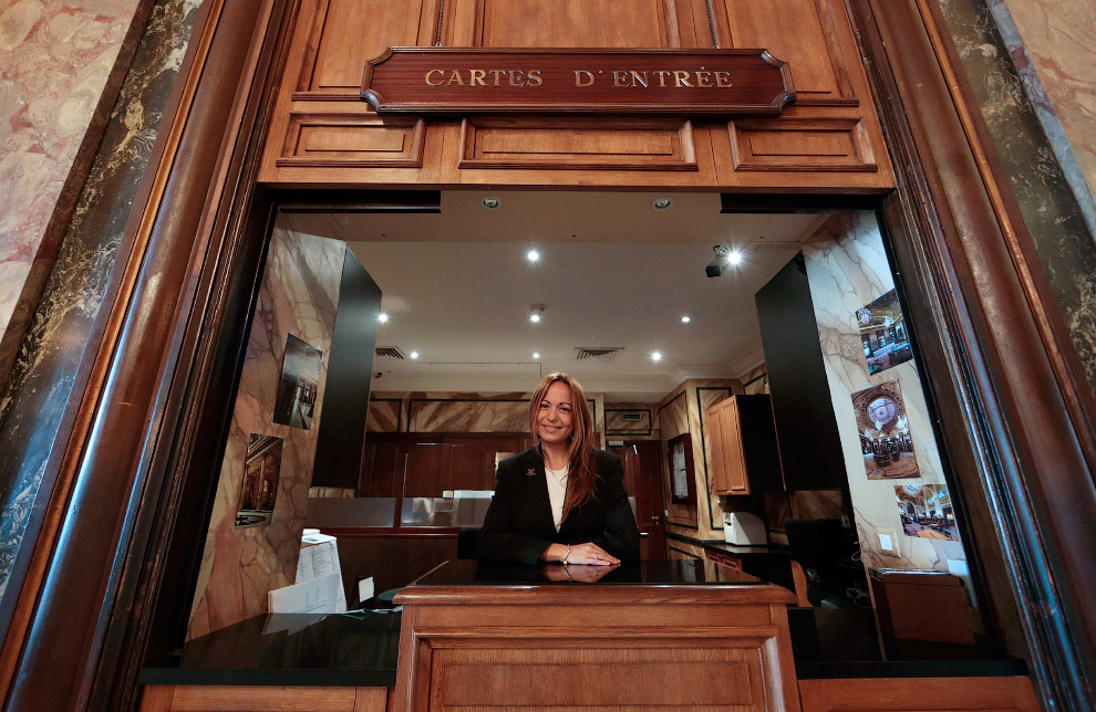 Прогулка по казино «Монте-Карло» в Монако Прогулка по казино «Монте-Карло» в Монако интерьер