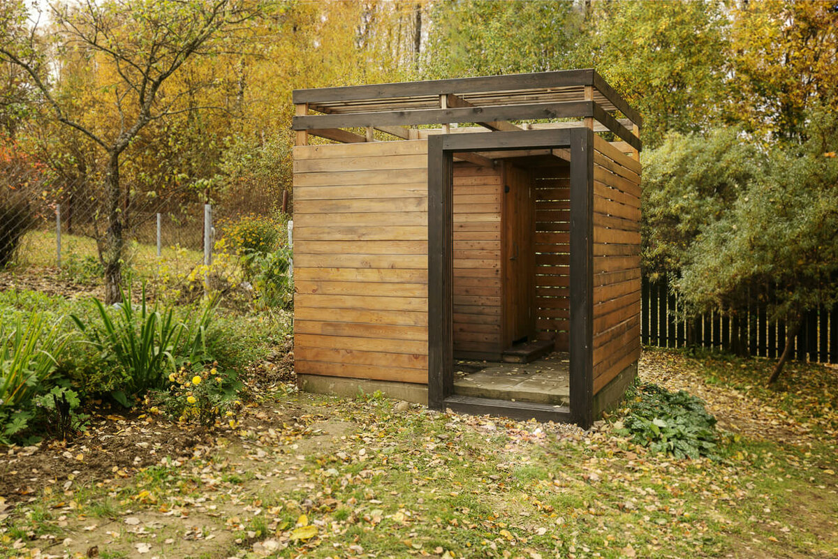 дачный туалет в скандинавском стиле