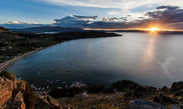 Фото взято с сайта: https://www.ericadventures.com/blog/discover-the-titicaca-lake-puno-peru/