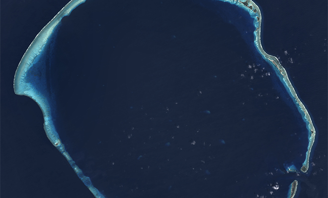 На заброшенном острове увидели круглую бетонную плиту. Она выглядит как крыша, но спускаться под нее запрещено На заброшенном острове увидели круглую бетонную плиту. Она выглядит как крыша, но спускаться под нее запрещено Культура