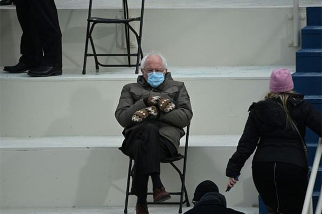 Шэрон Стоун, Дженнифер Энистон, Сара Джессика Паркер присоединились к флешмобу с мемами про Берни Сандерса Хроника