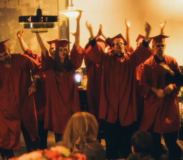 Торт с паспортом РФ: Аглая Тарасова показала новые фото со своего дня рождения после приговора суда рождения, Аглаи, ТарасовойДень, Тарасова, Раппопорт, актёр, актрисы, бывший, Колокольников, грамма, родила, Антон, Чайкина, отношениях, актриса, спела, друзьями, Аглая, туфлях, блистала