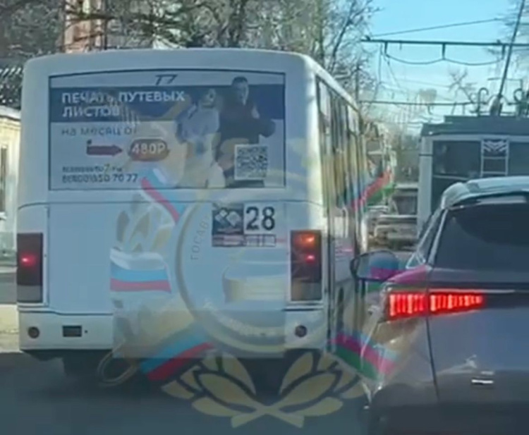 В Краснодаре водителю автобуса пришлось извиняться: риск, не всегда дело благородное