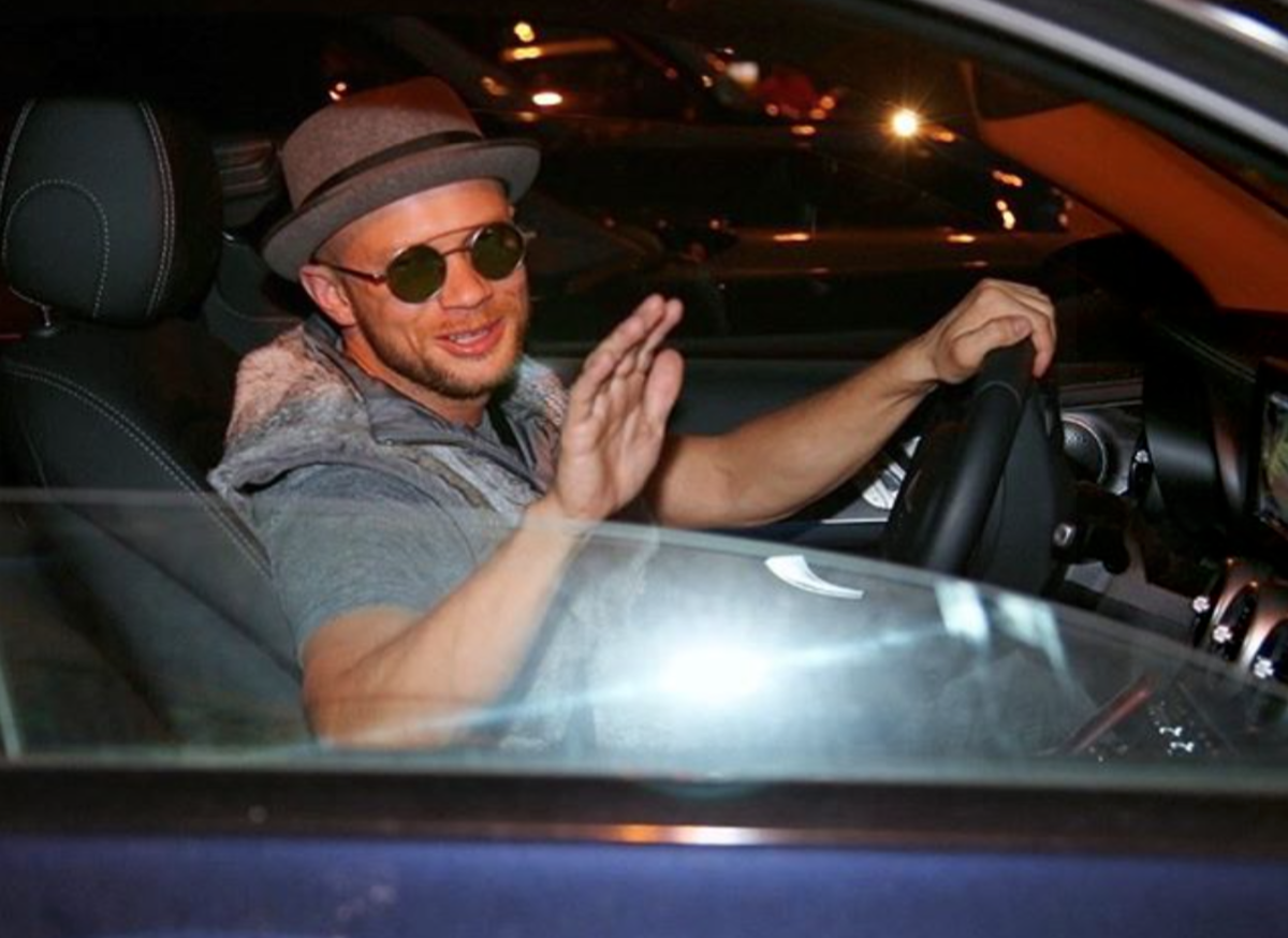 Соведущего «Вечернего Урганта» лишили водительских прав