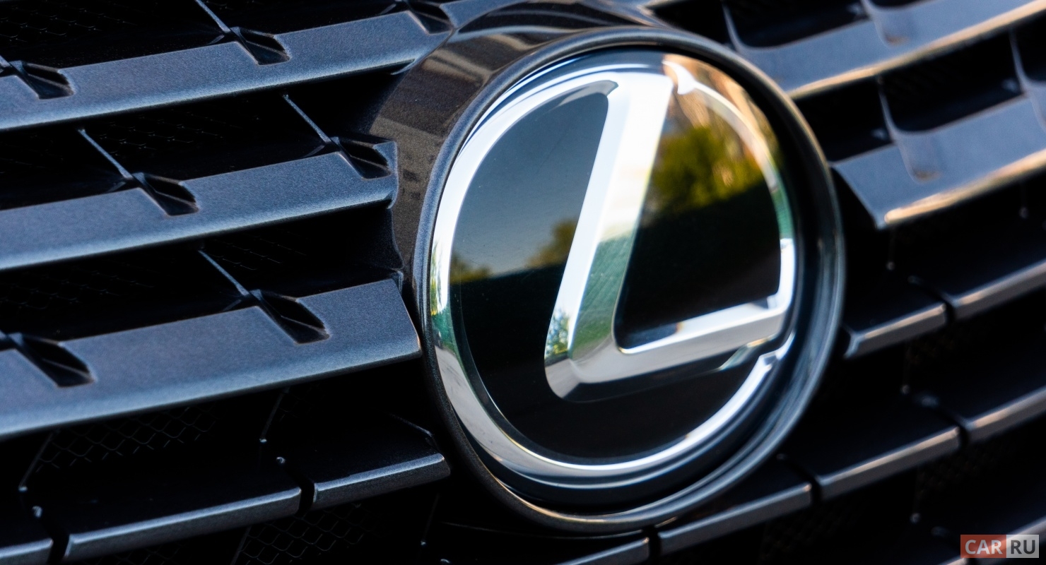 Lexus представил самое мощное исполнение модели Lexus UX Автомобили