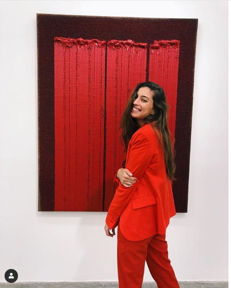 Девушка два месяца носила один костюм интересное,одежда,шоппинг