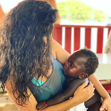 Сальма Хайек поделилась снимком в бикини в честь своего дня рождения Экстерьер